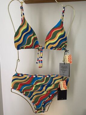 FREE PEOPLE
NWT * IT's NOW COOL SWIMWEAR